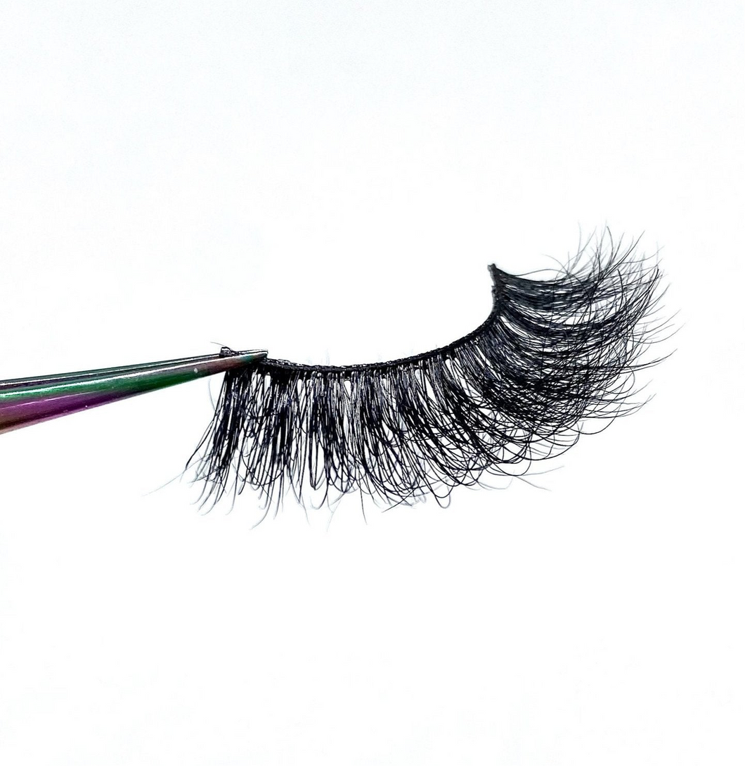 “Valley girl” lash